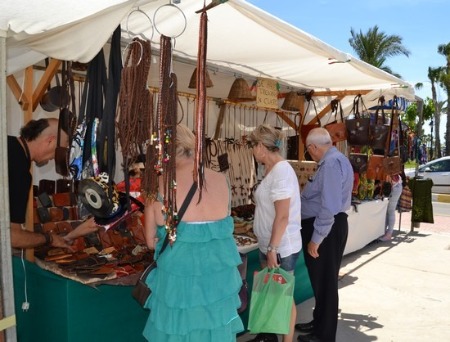 Mercadillo De Artesanía La Sal